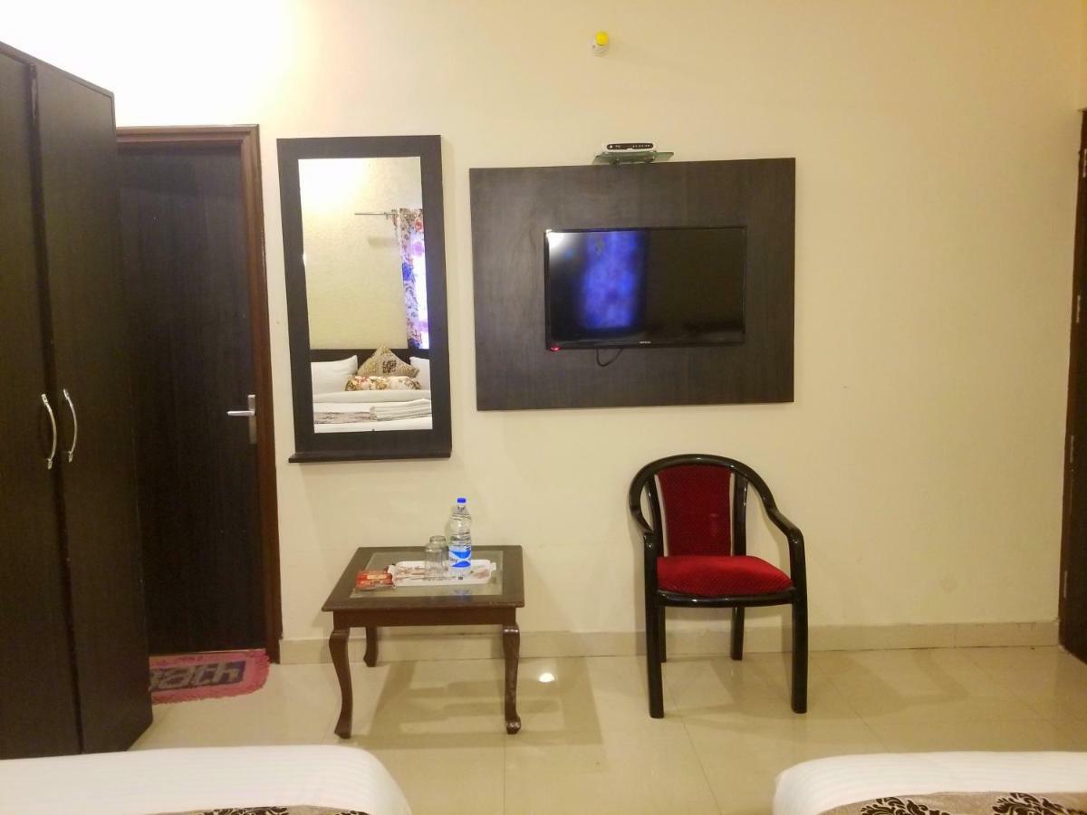 Hotel Krishna'S Near Golden Temple Amritsar Bagian luar foto